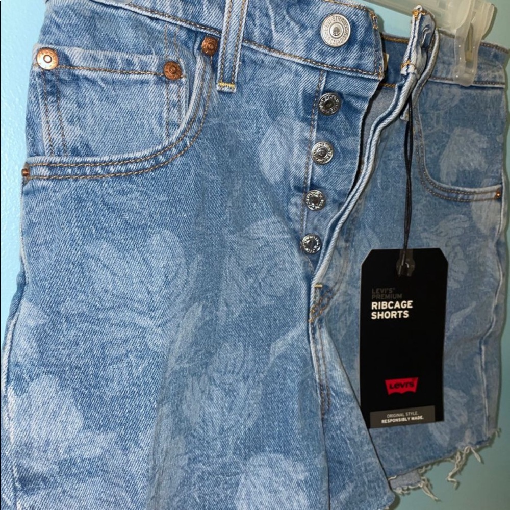 Levi’s Premium Ribcage Shorts